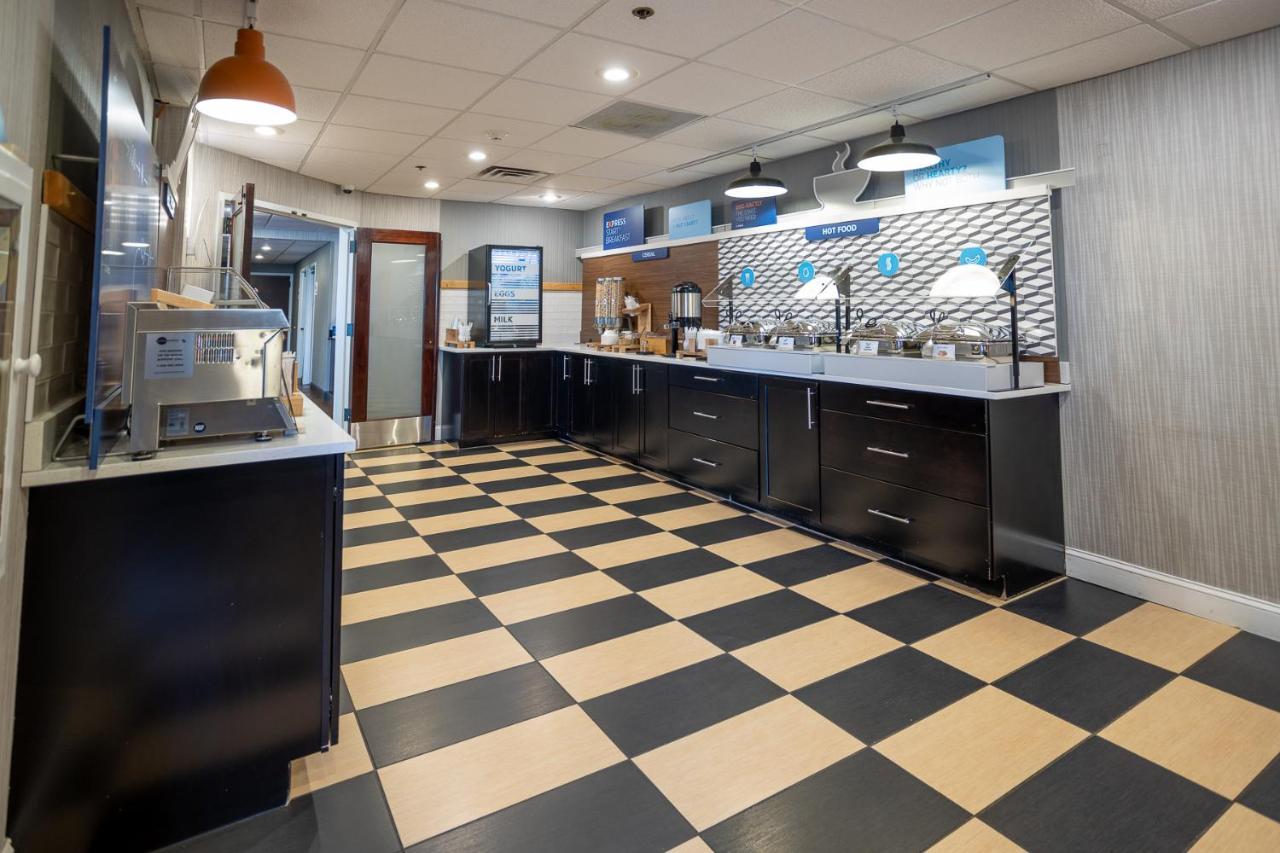 Express - Newark Airport - By Ihg Hotel