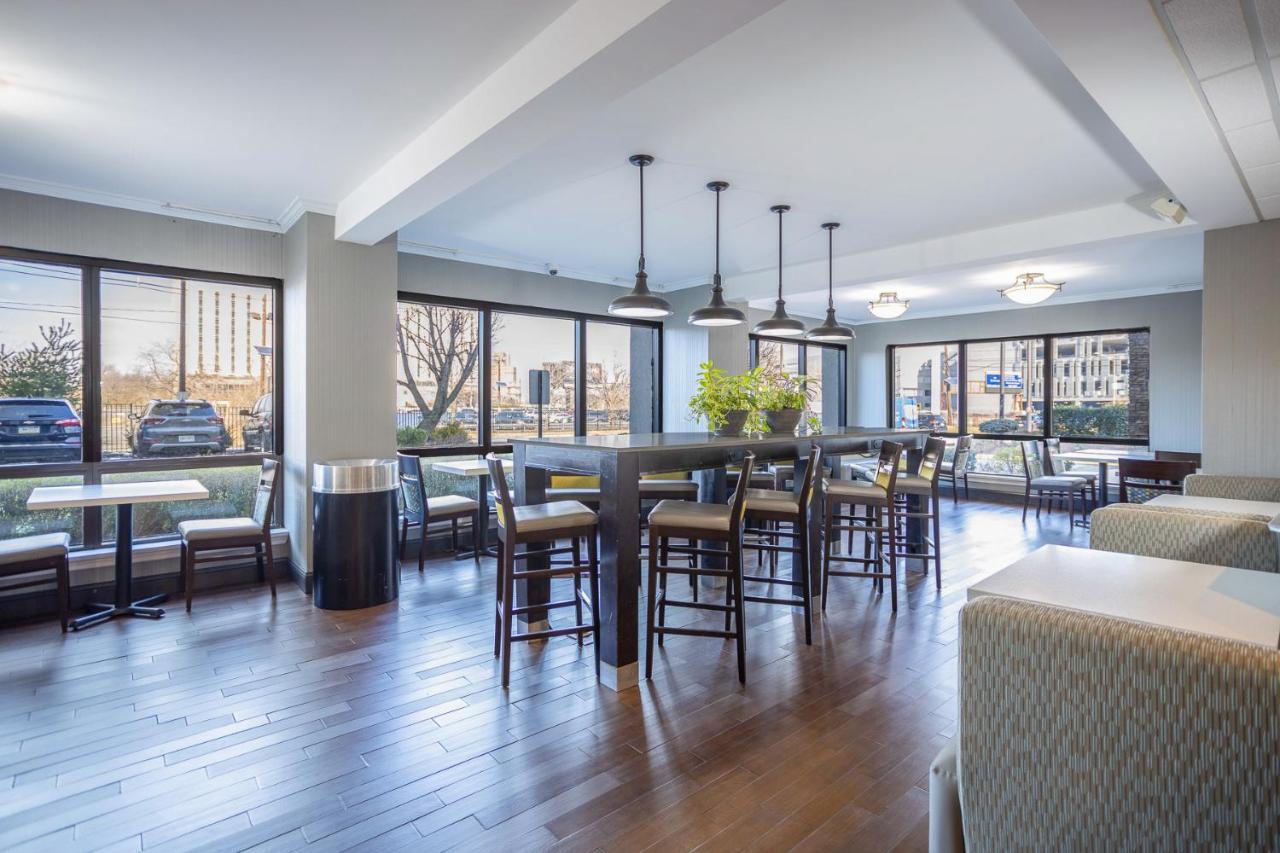Express - Newark Airport - By Ihg 3*