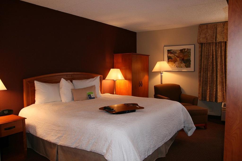 Express - Newark Airport - By Ihg 3*