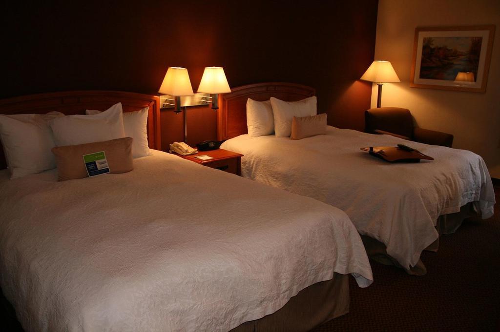 Express - Newark Airport - By Ihg