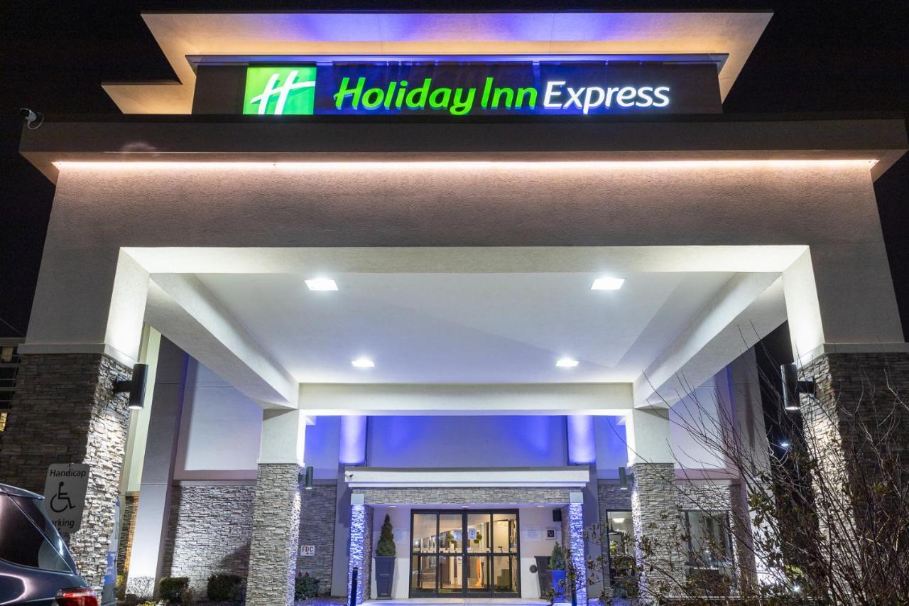 Express - Newark Airport - By Ihg Hotel