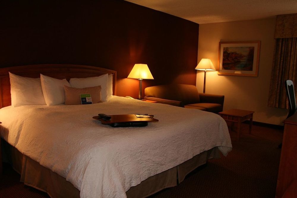 Hotel Express - Newark Airport - By Ihg 3*