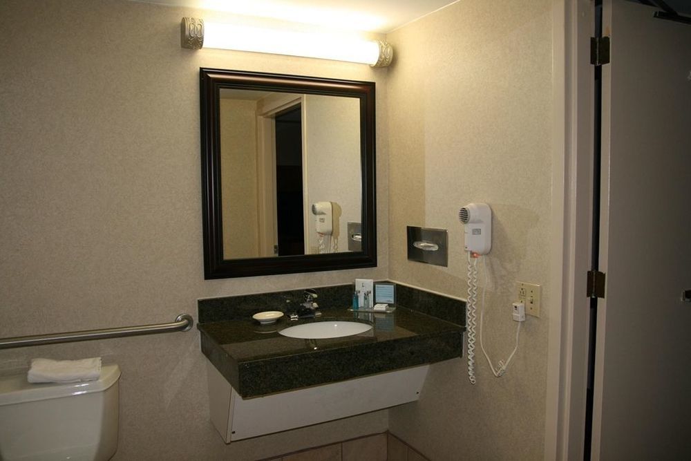 Express - Newark Airport - By Ihg 3* Elizabeth