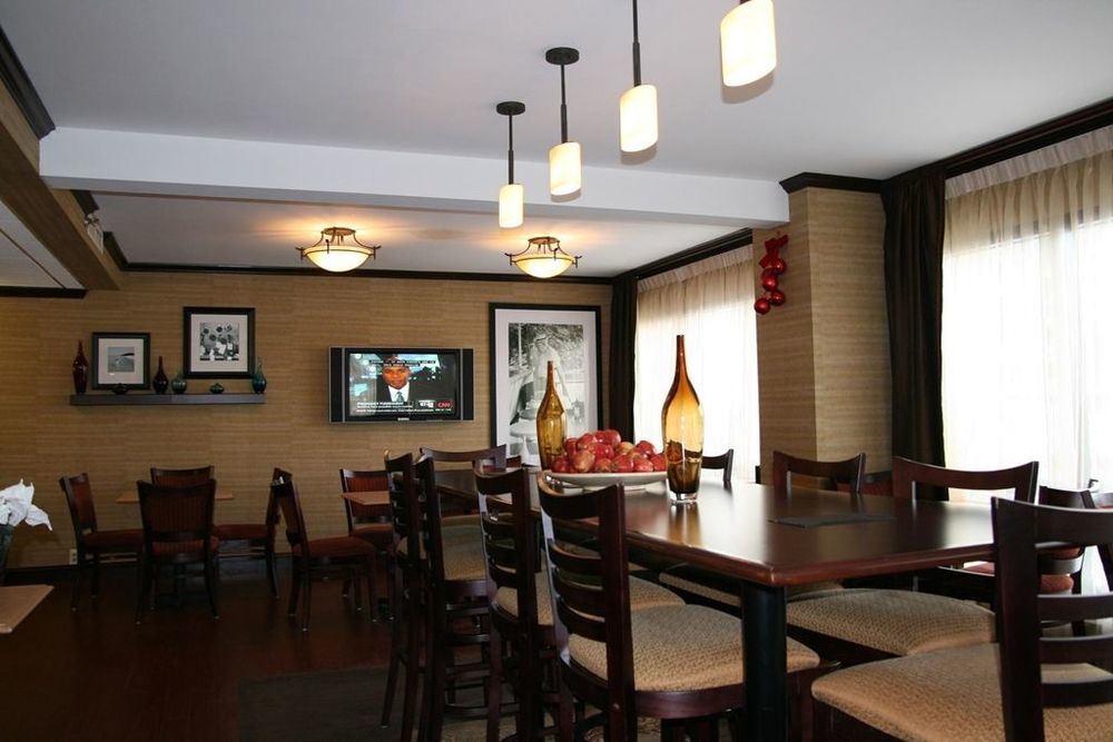 Express - Newark Airport - By Ihg 3*