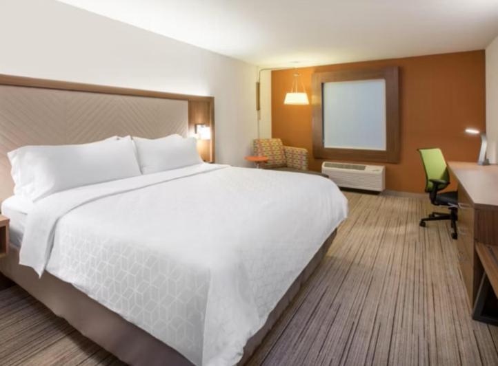 Express - Newark Airport - By Ihg Hotel