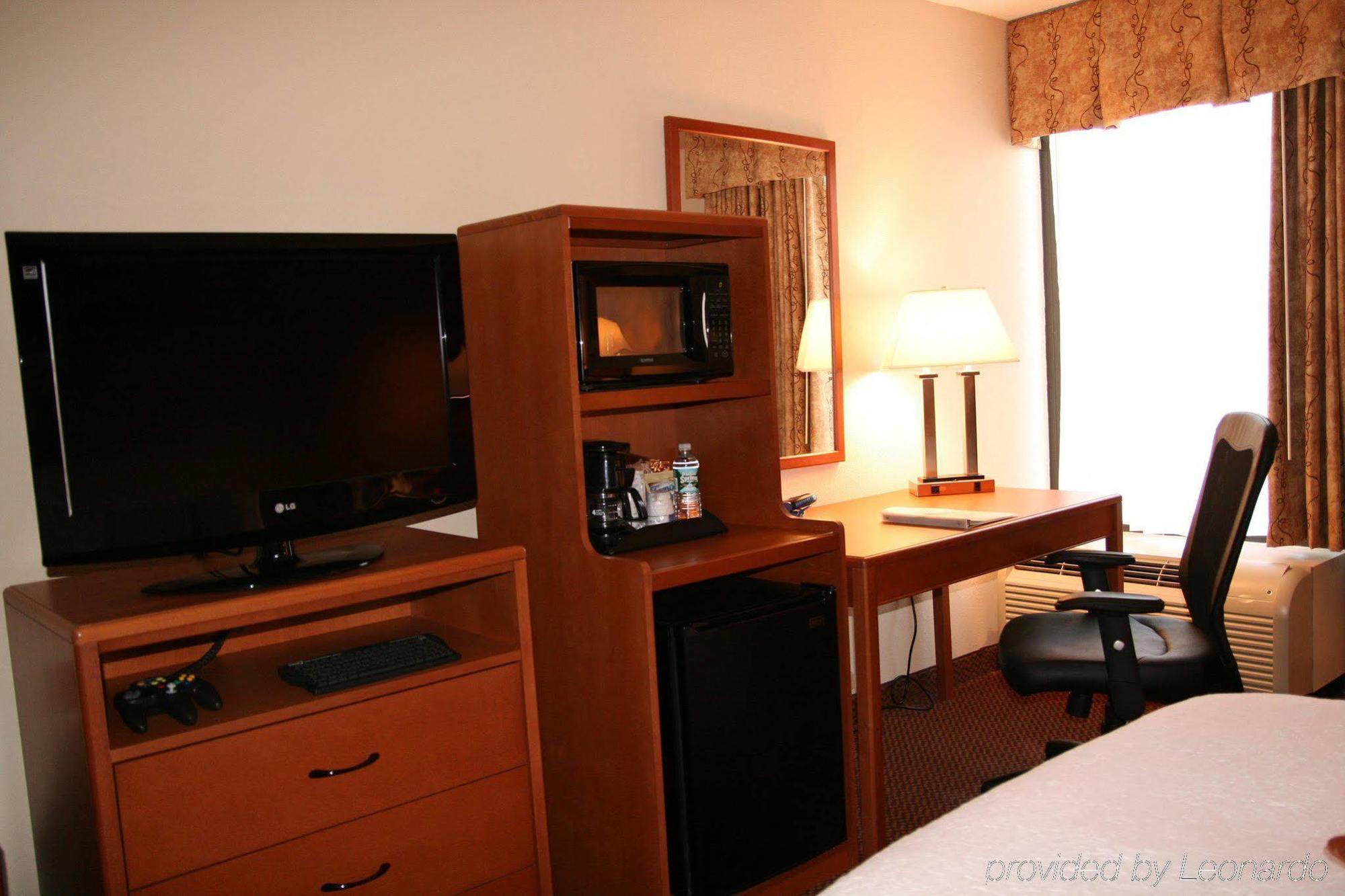 Express - Newark Airport - By Ihg Hotel 3*