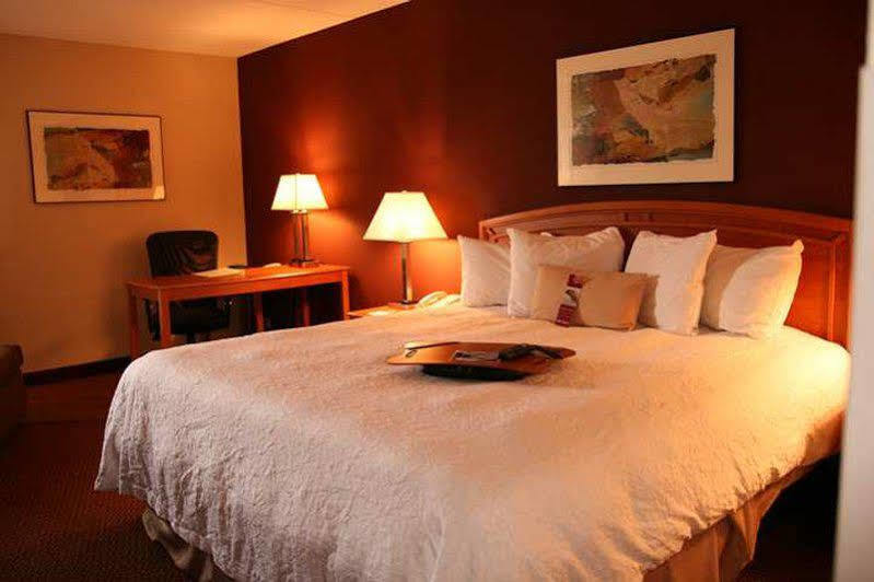Express - Newark Airport - By Ihg