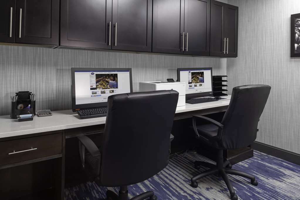 Express - Newark Airport - By Ihg Hotel 3*