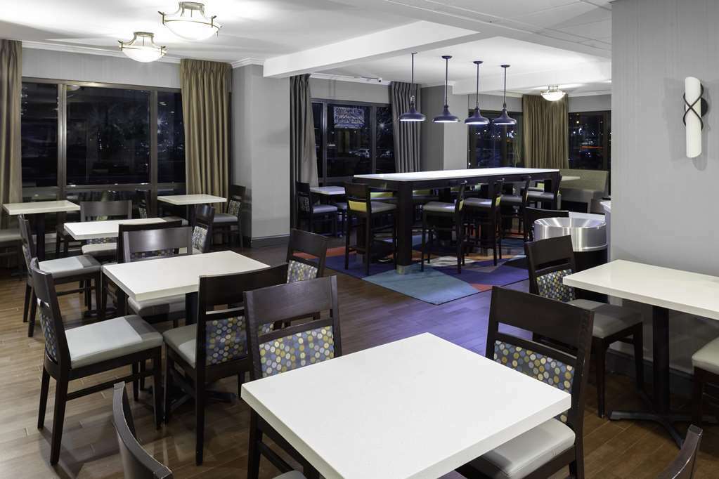 Hotel Express - Newark Airport - By Ihg 3*