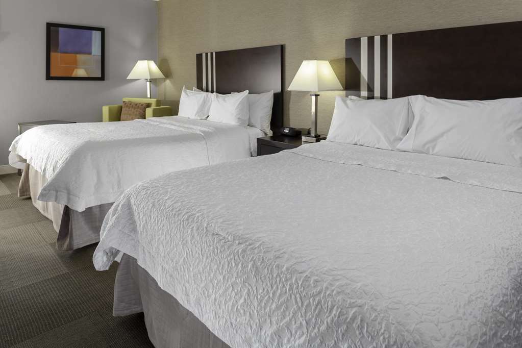 Hotel Express - Newark Airport - By Ihg