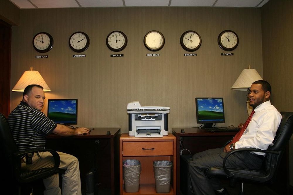 Express - Newark Airport - By Ihg 3*