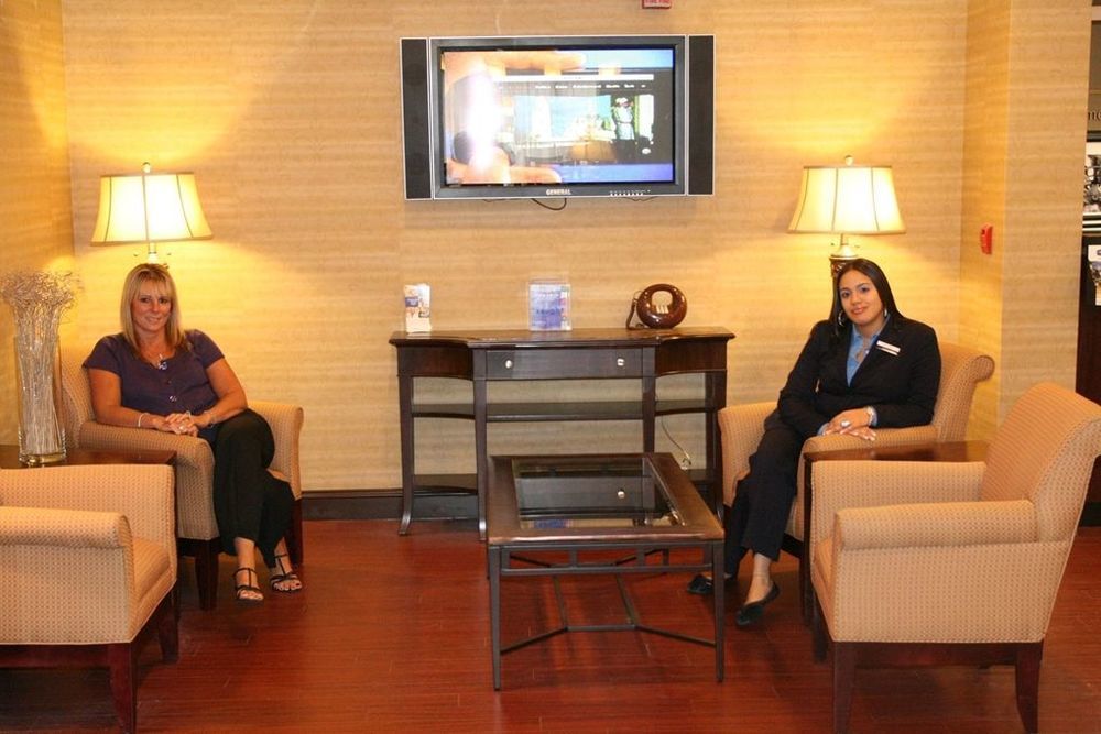 Hotel Express - Newark Airport - By Ihg